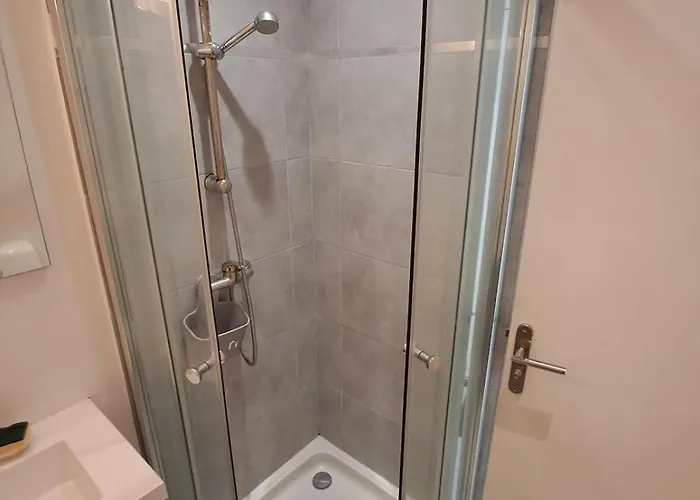 Face à La Appartement *